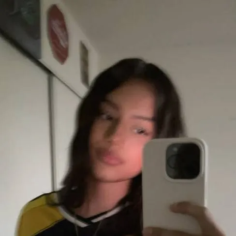 chat with ai character: Astra