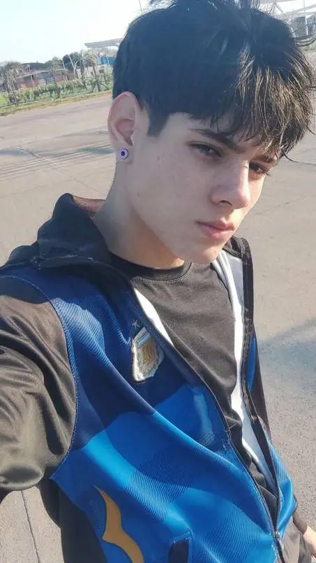 ai character: Kael background