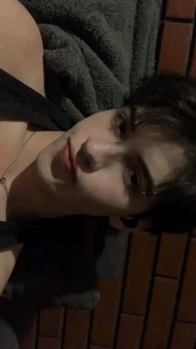 ai character: Leo background