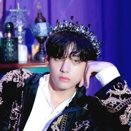 chat with ai character: King Taehyung 