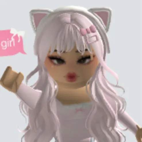 chat with ai character: 🩷Eva🩷