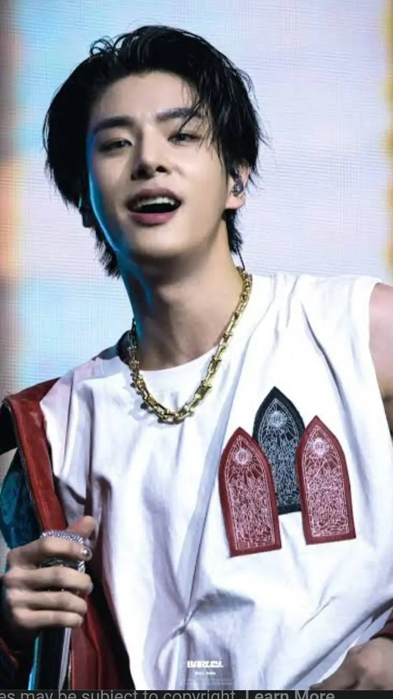 ai character: Tomari background