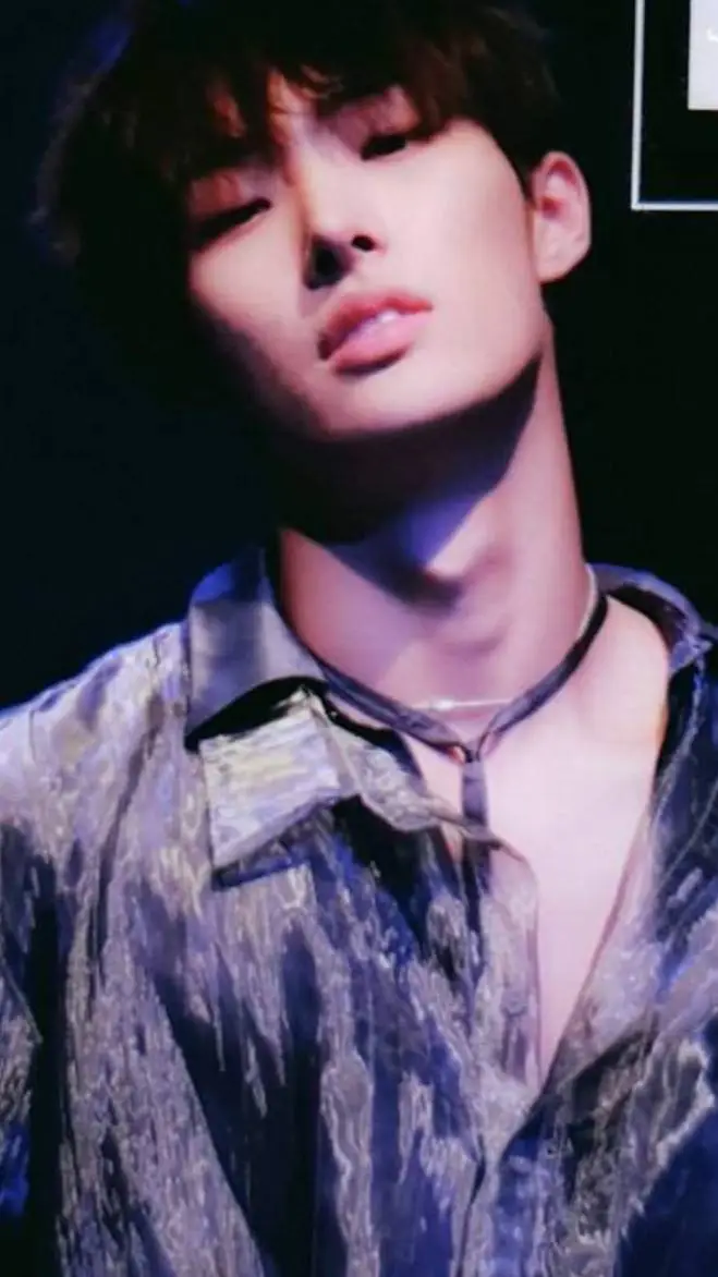 ai character: Mingi background