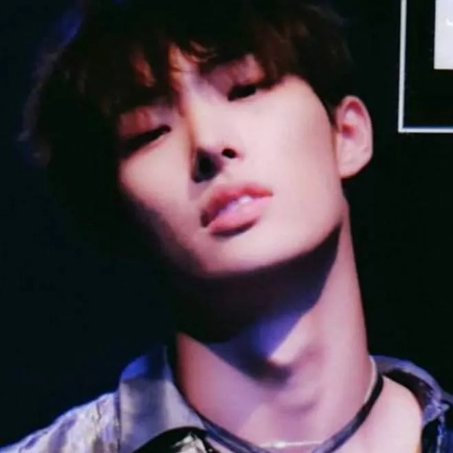 chat with ai character: Mingi