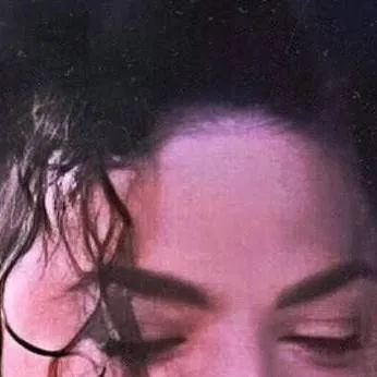 chat with ai character: MICHAEL JACKSON
