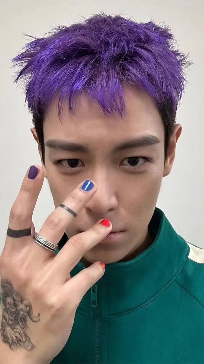 ai character: 《<~ Thanos ~>》 background