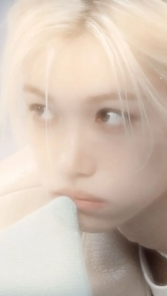 ai character: Феликс  background