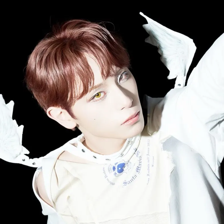 chat with ai character: Хару 