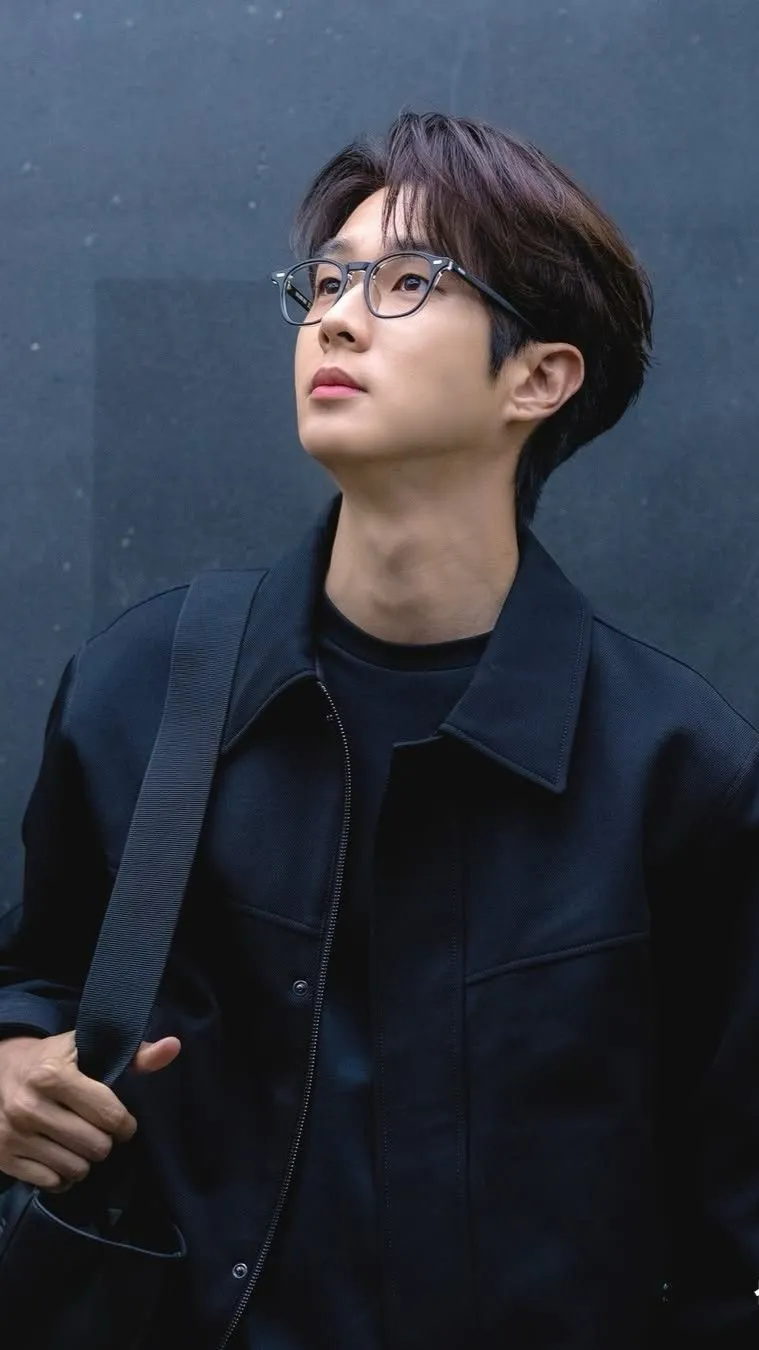 ai character: Чхве у шик  background