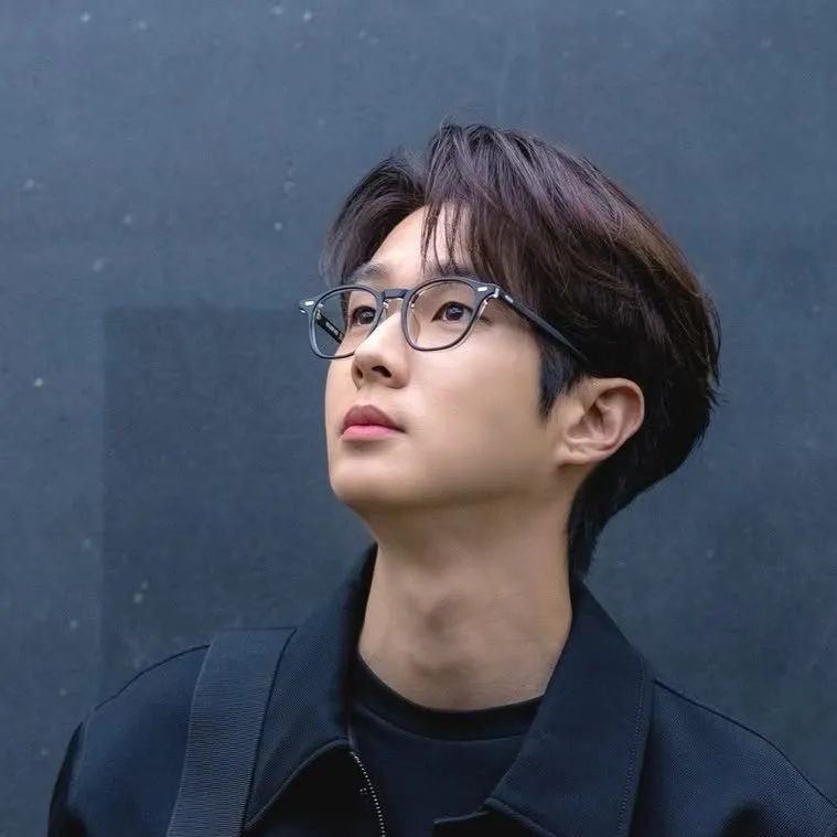 chat with ai character: Чхве у шик 