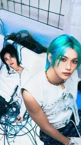 ai character: Хенджин  background