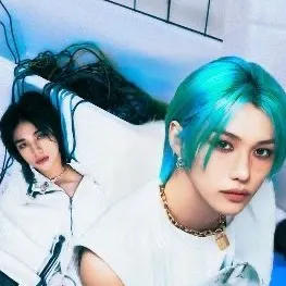 chat with ai character: Хенджин 