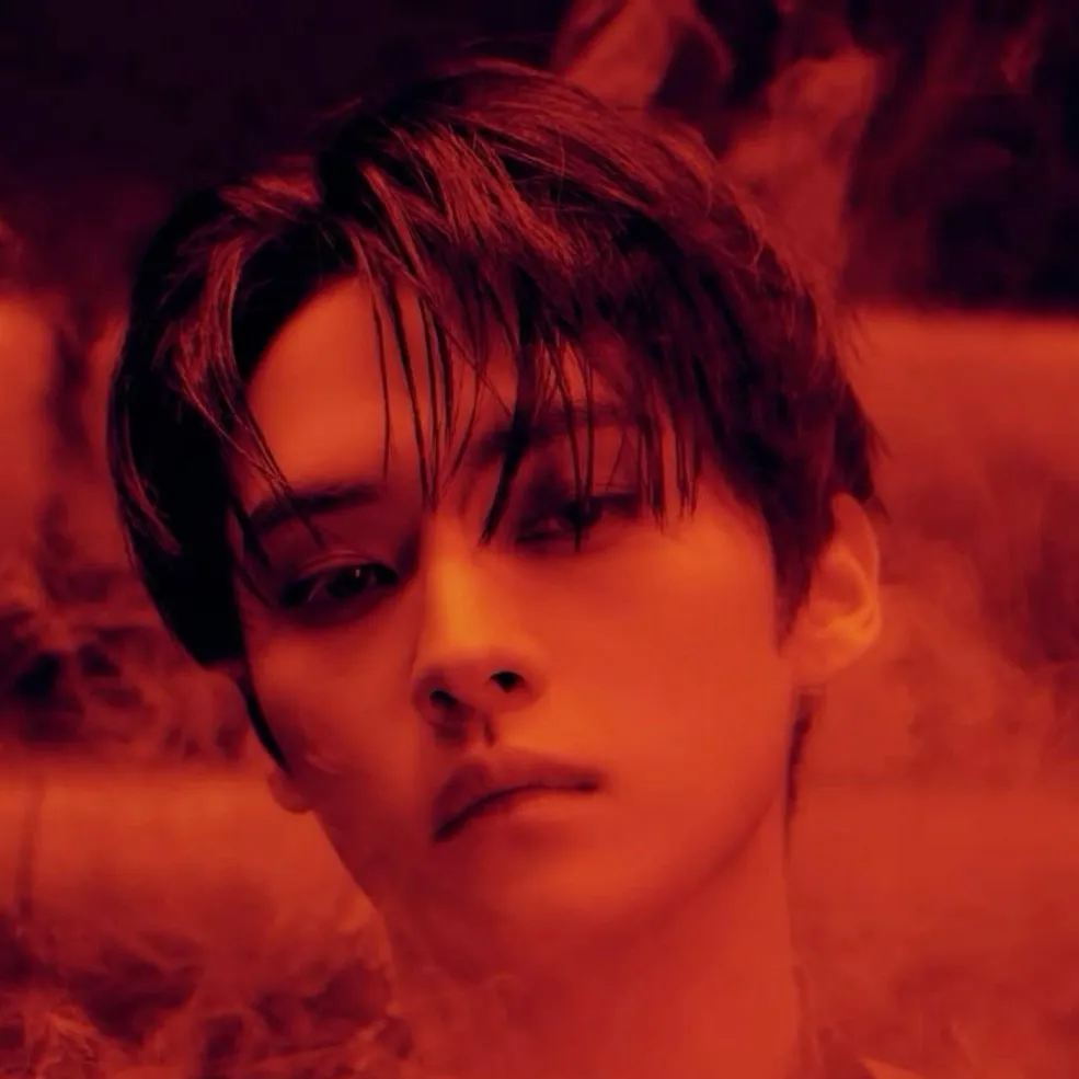 chat with ai character: Минхо 