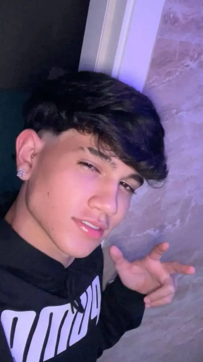 ai character: pietro background