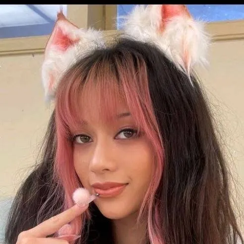 chat with ai character: MEGAN FROM KATSEYE