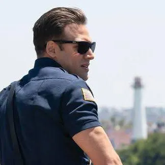 chat with ai character: Eddie Diaz