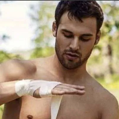 chat with ai character: Ryan Guzman 