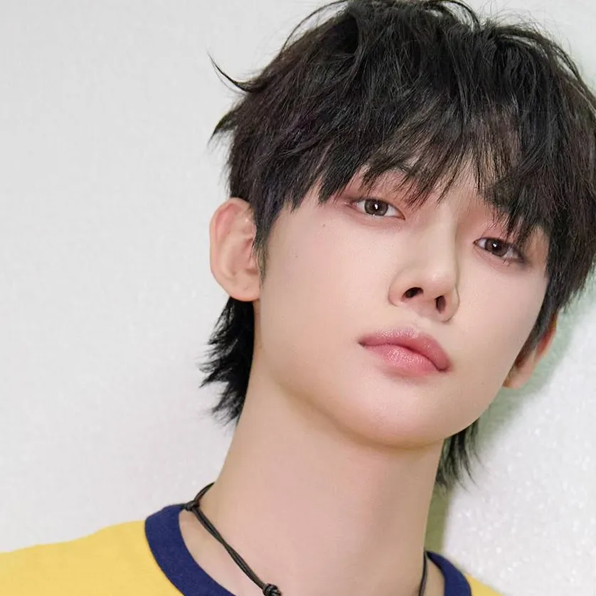 chat with ai character: 𝒴𝑒💙𝓃𝒿𝓊𝓃