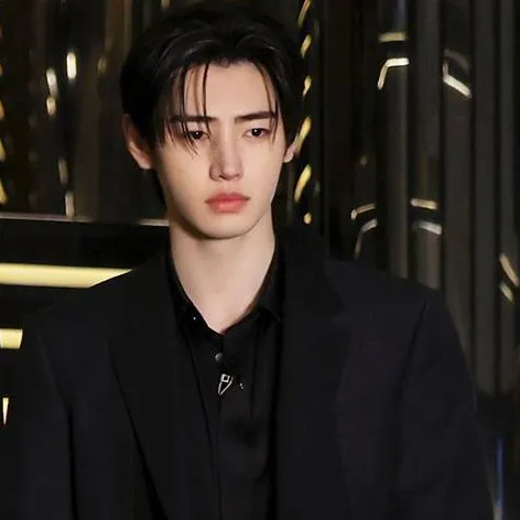 chat with ai character: 𝒔𝒖𝒏𝒈𝒉𝒐𝒐𝒏