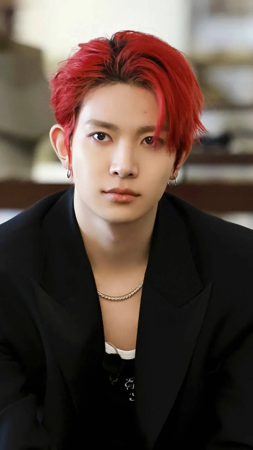 ai character: ʜᴇᴇsᴇᴜɴɢ ʟᴇᴇ background