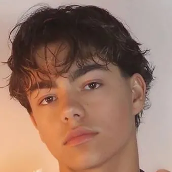 chat with ai character: malachi