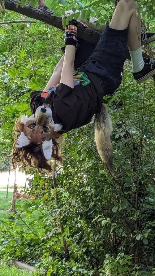 ai character: therianne fraçais) background