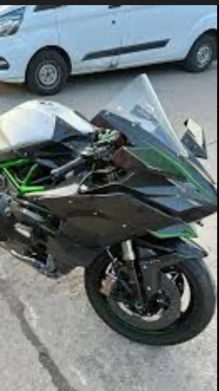 ai character: kawaski H2R background