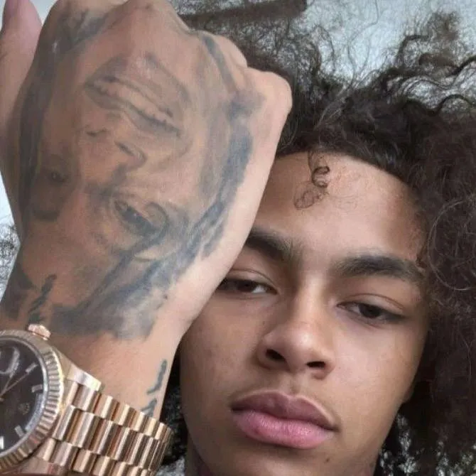 chat with ai character: Dd osama💗🥰