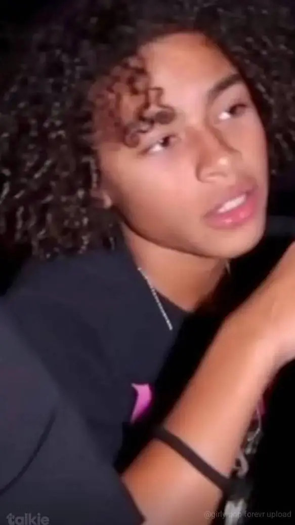 ai character: Dd osama💘🫶 background