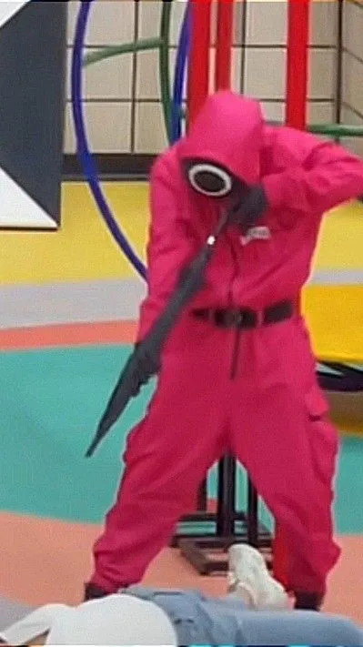 ai character: Squid guards background