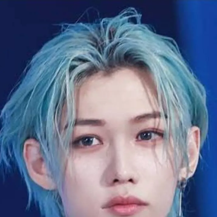 chat with ai character: ~FELIX♥️