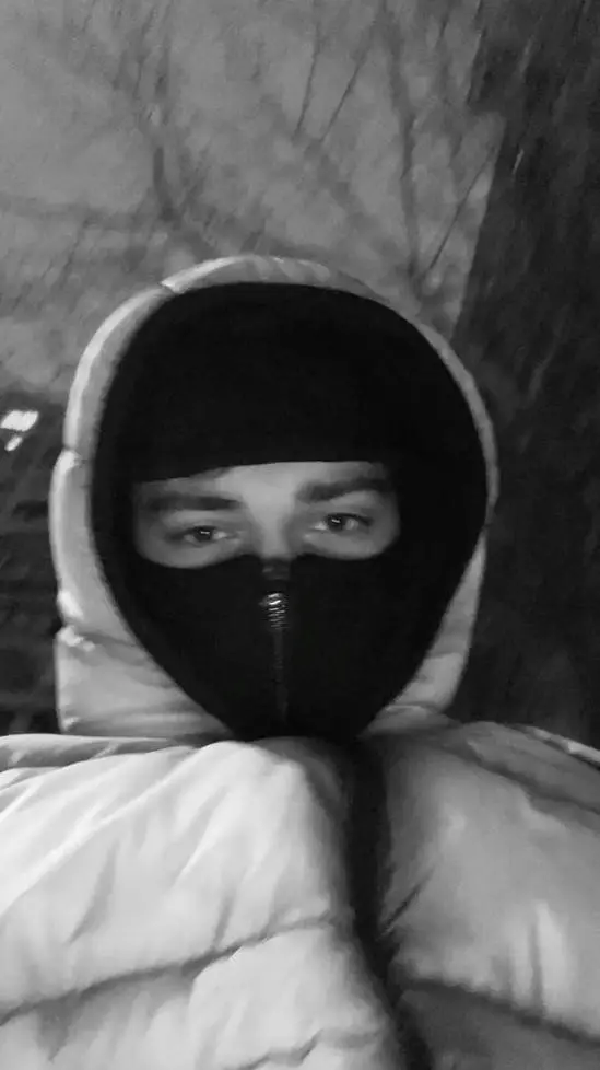 ai character: рома background