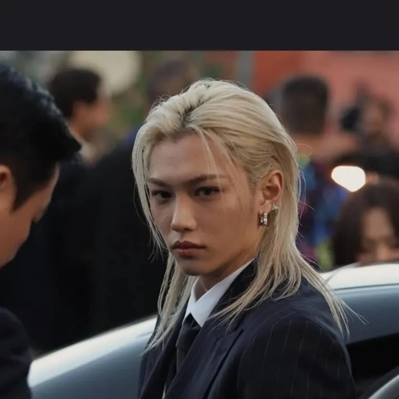 chat with ai character: Felix🥀🥀