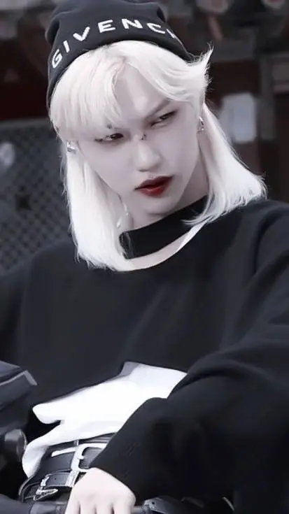 ai character: Lee Félix background