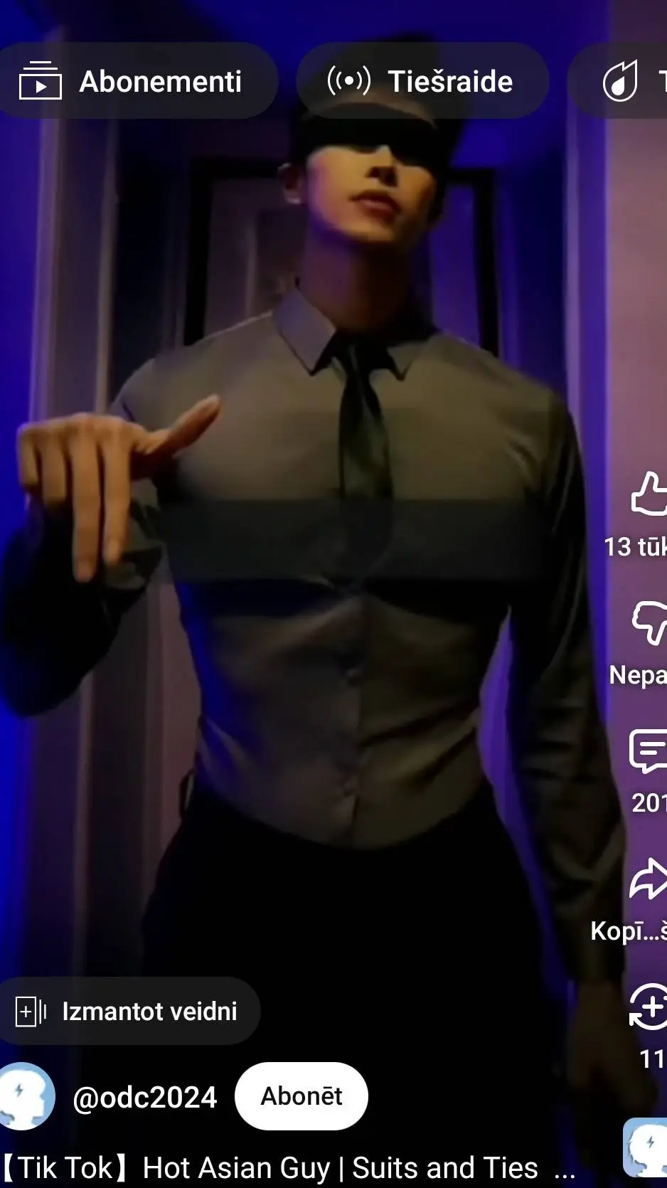 ai character: 𝑀𝐴𝑋 background