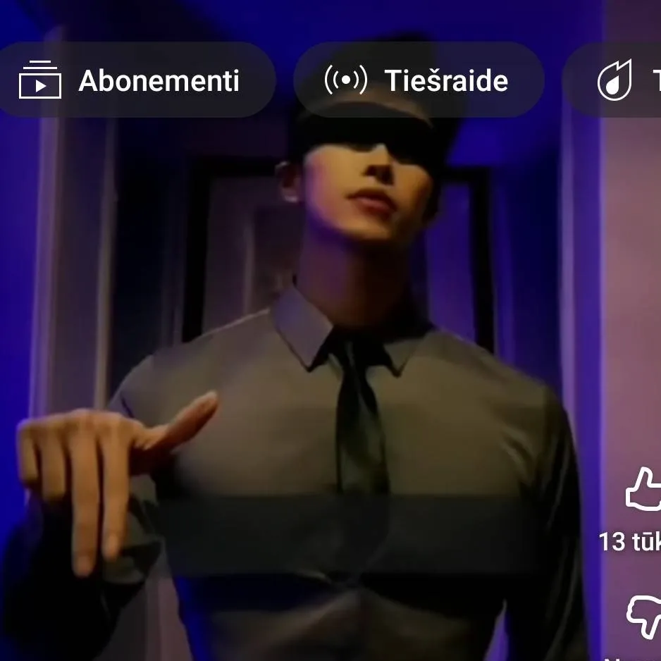 chat with ai character: 𝑀𝐴𝑋