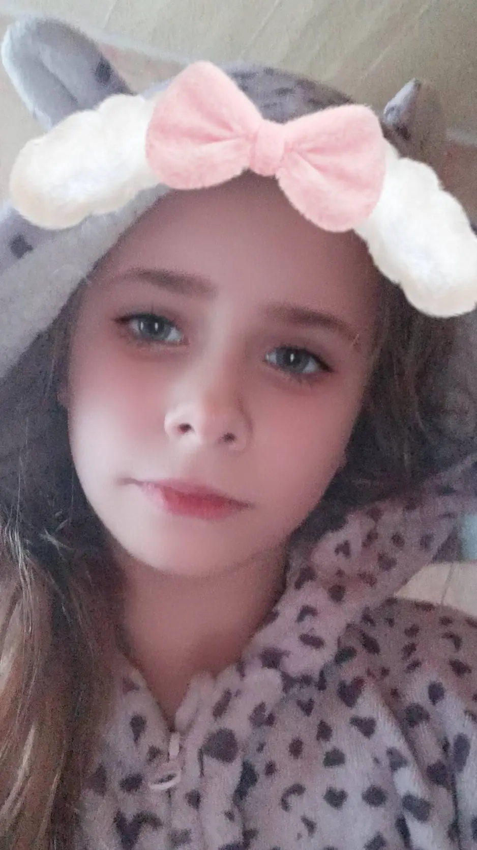 ai character: 🥵🥵🥵🥵 background