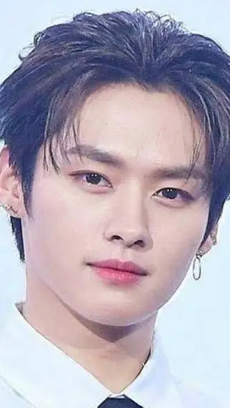 ai character: Minho background