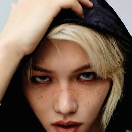 chat with ai character: Felix 