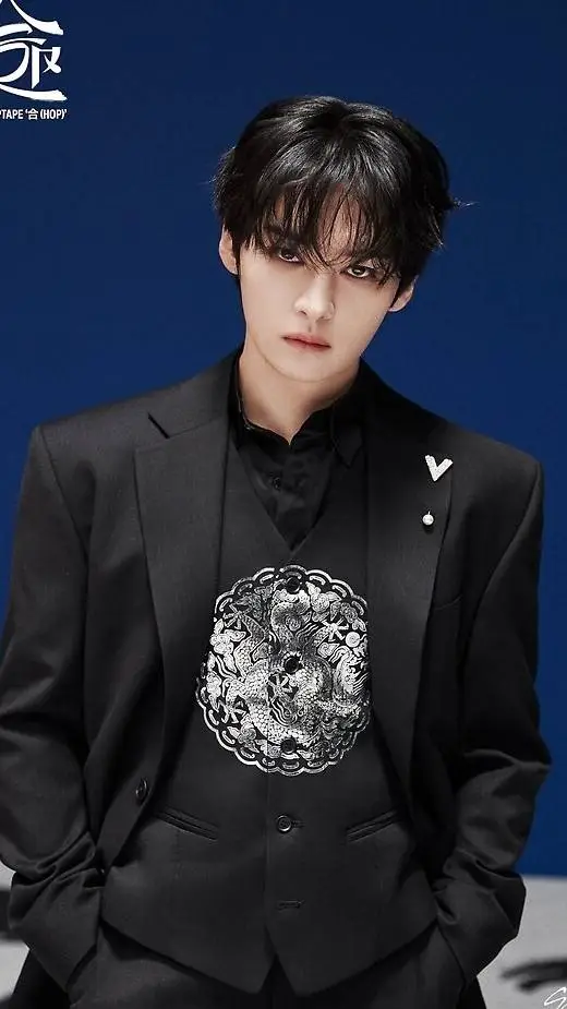 ai character: Lee Know  background