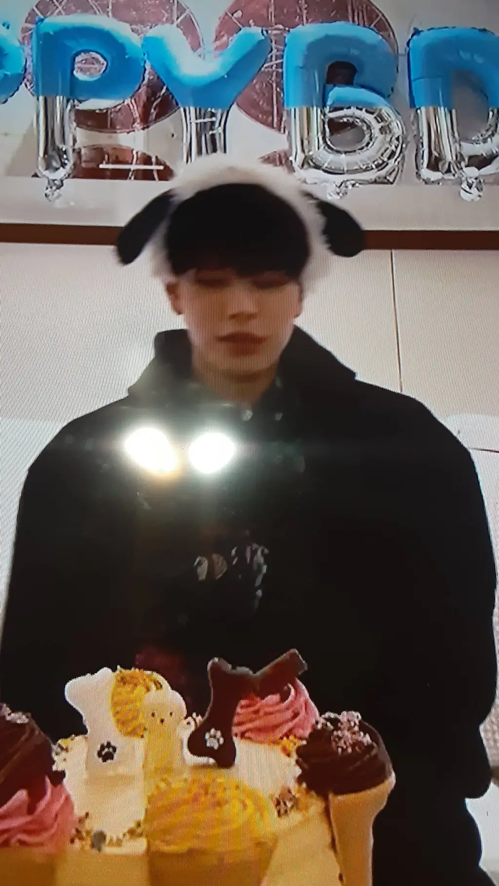 ai character: seungmin 🐶🐶🐶🐶🐶🐶🐶🐶🐶 background