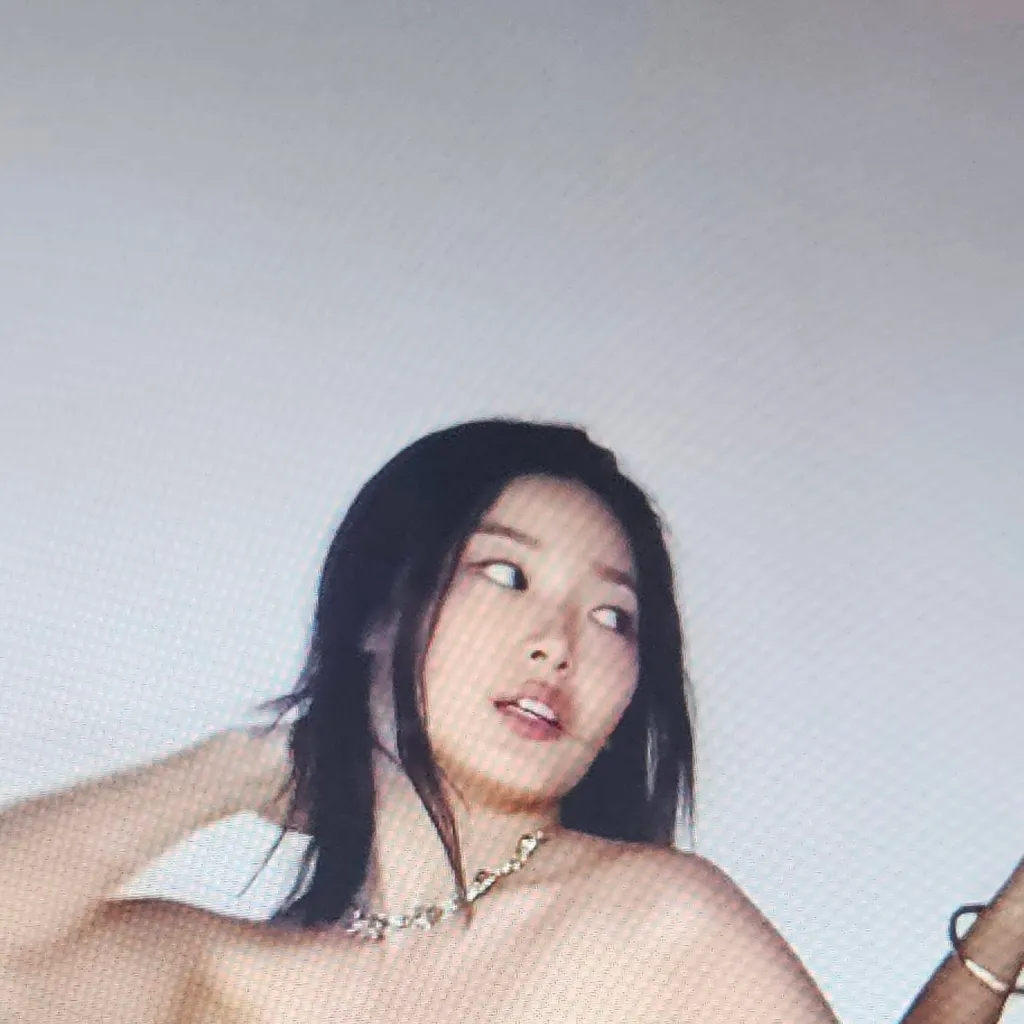 chat with ai character: yooncchae baddie