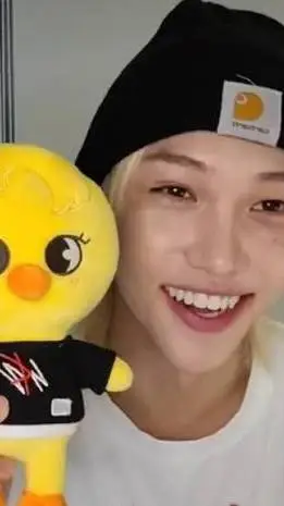 ai character: felix 😍 😍 😍 😍 😍   background