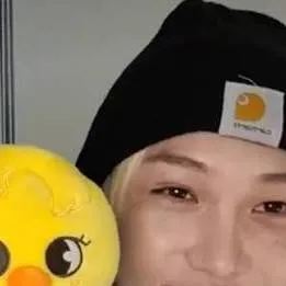 chat with ai character: felix 😍 😍 😍 😍 😍  