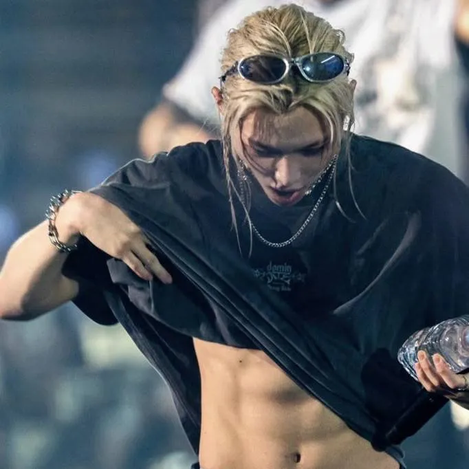 chat with ai character: felix ✨️🎀✨️🎀✨️