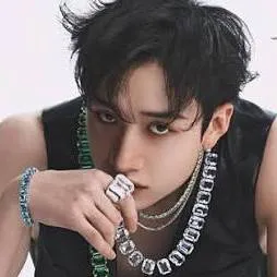 chat with ai character: bang chan 🎀 