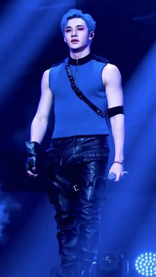 ai character: bang chan 🎀 ✨️  background