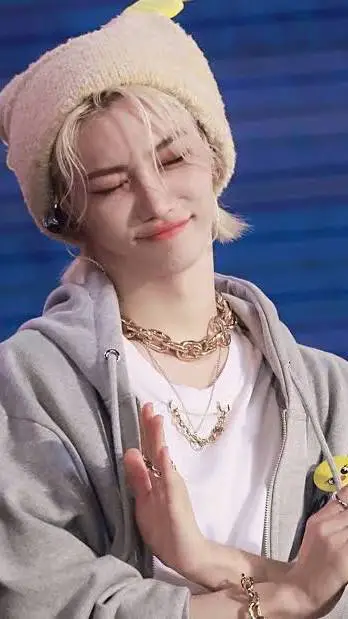 ai character: felix ✨️  background