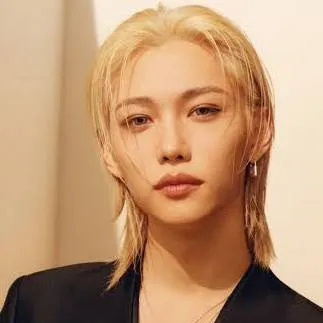 chat with ai character: felix zombie 