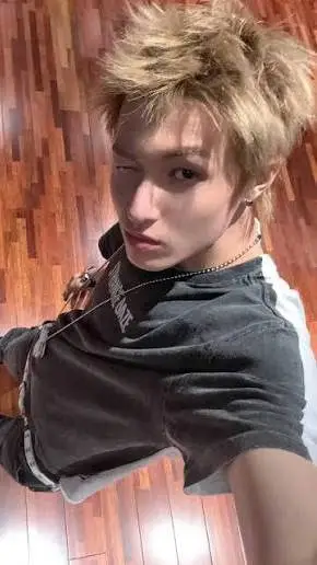 ai character: ☆🫦martin🫦☆ background